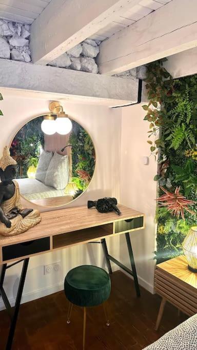 Jungle Avec Jaccuzi Au Coeur De
